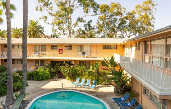 Welcome To Cal Mar Hotel Suites - Balcony Courtyard Views