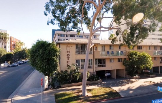 Welcome To Cal Mar Hotel Suites - Aerial View of Exterior